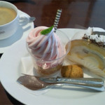 4月14日（木）モンブランのお店のロールケーキ