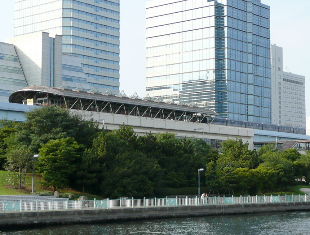 Kokusai-tenjijo-seimon_Station