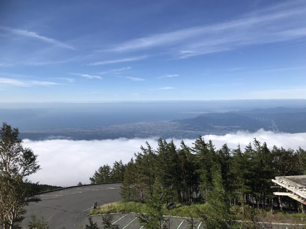 バス着地富士山