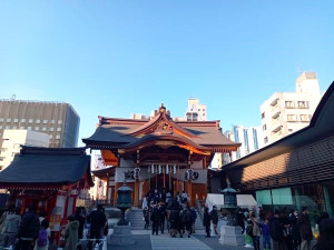 水天宮正面ひき3