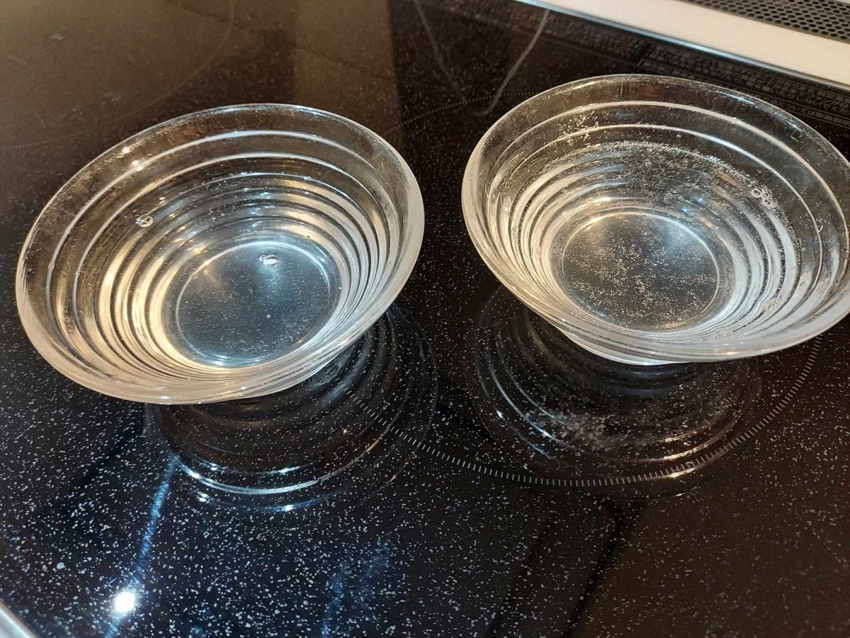カップに入れて冷やす