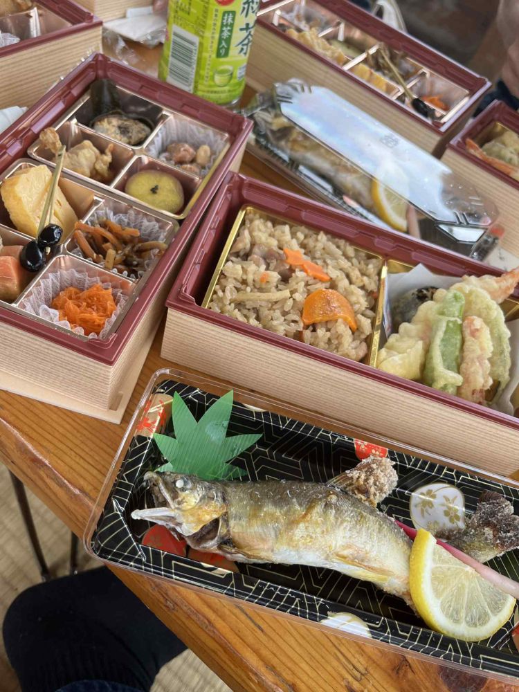 11b6aea6-f2df-4758-bd8d-2f7303fce0e2