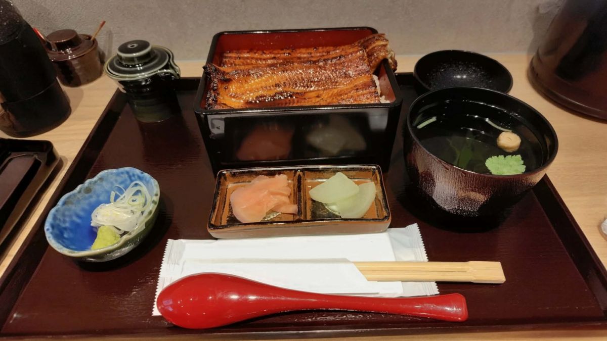 4/15（水）鰻の成瀬 神保町店で「うな重 上（松）」