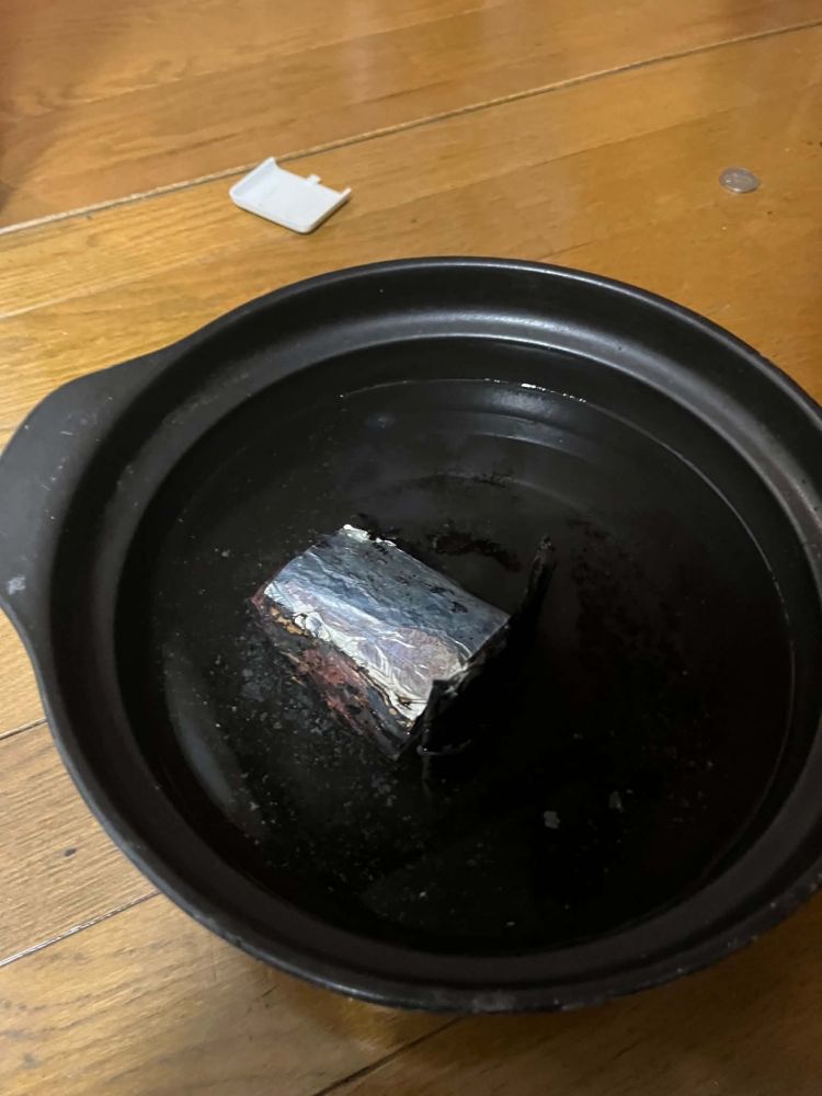 鍋の中の充電器