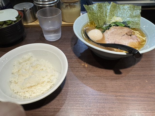 ラーメンとライス