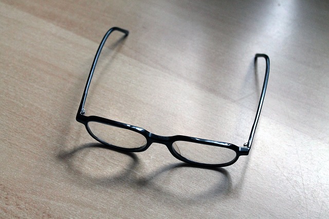 glasses-258117_640